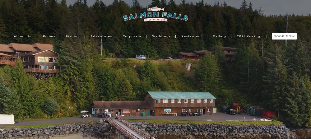 This is a screenshot of the homepage of Salmon Falls Fishing Resort.