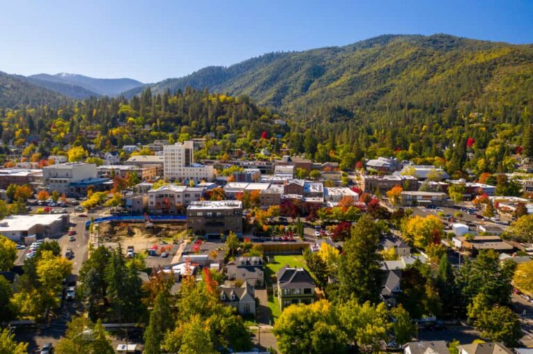 15 Towns Similar to Ashland, Oregon