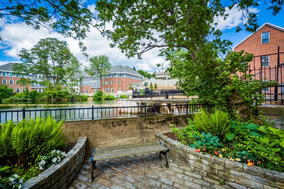 Historical houses and river at Laconia, New Hampshire.