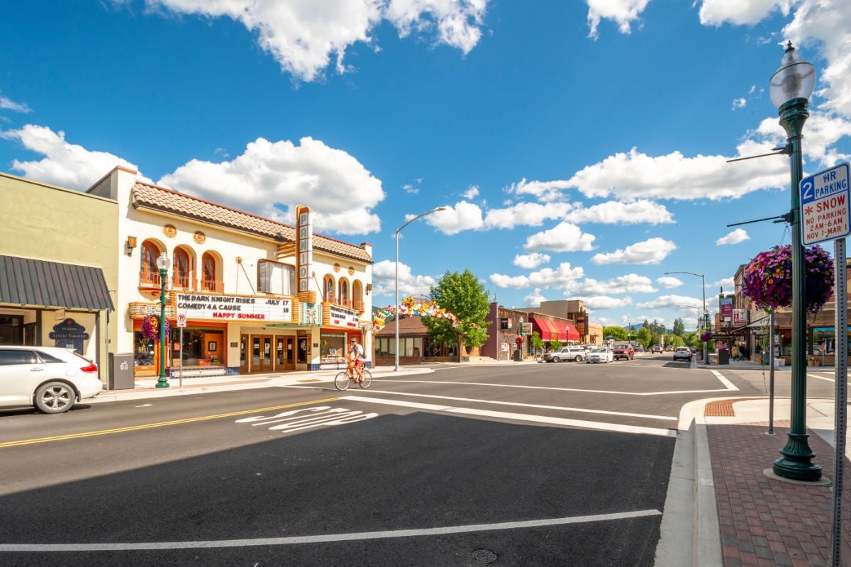 Cinema near a crossroad at Sandpoint, Idaho.