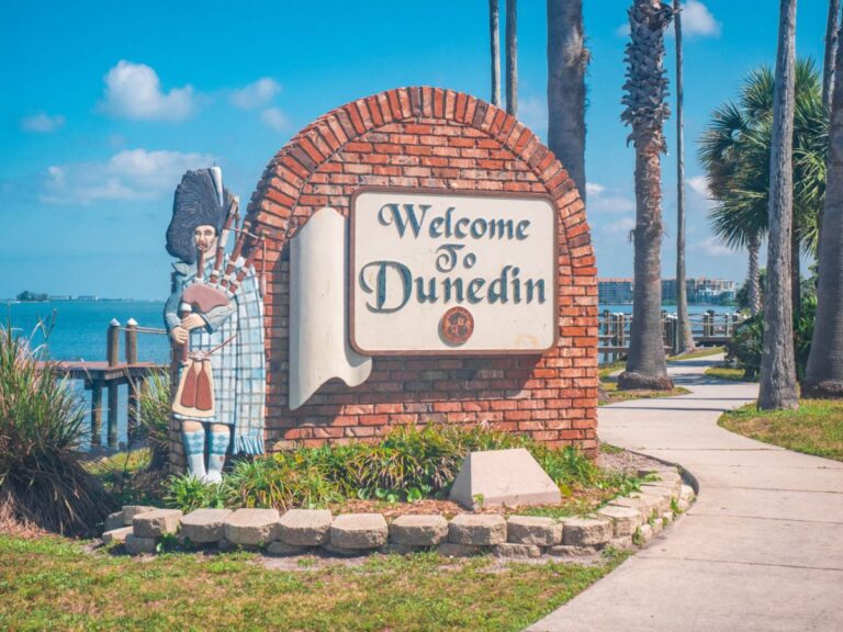 Welcome Signage near the sea at Dunedin, Florida.