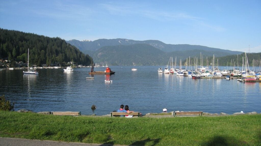 Grass park Panorama Park in Deep Cove overlooking water