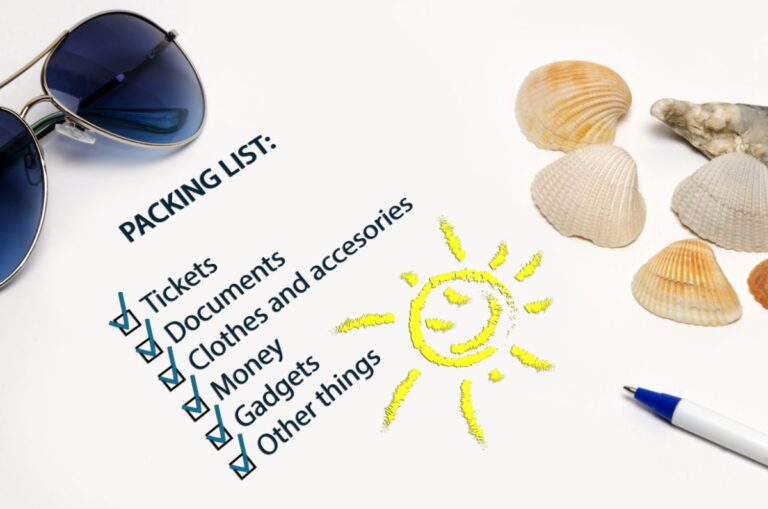 Checklist of different types accessories for travel.