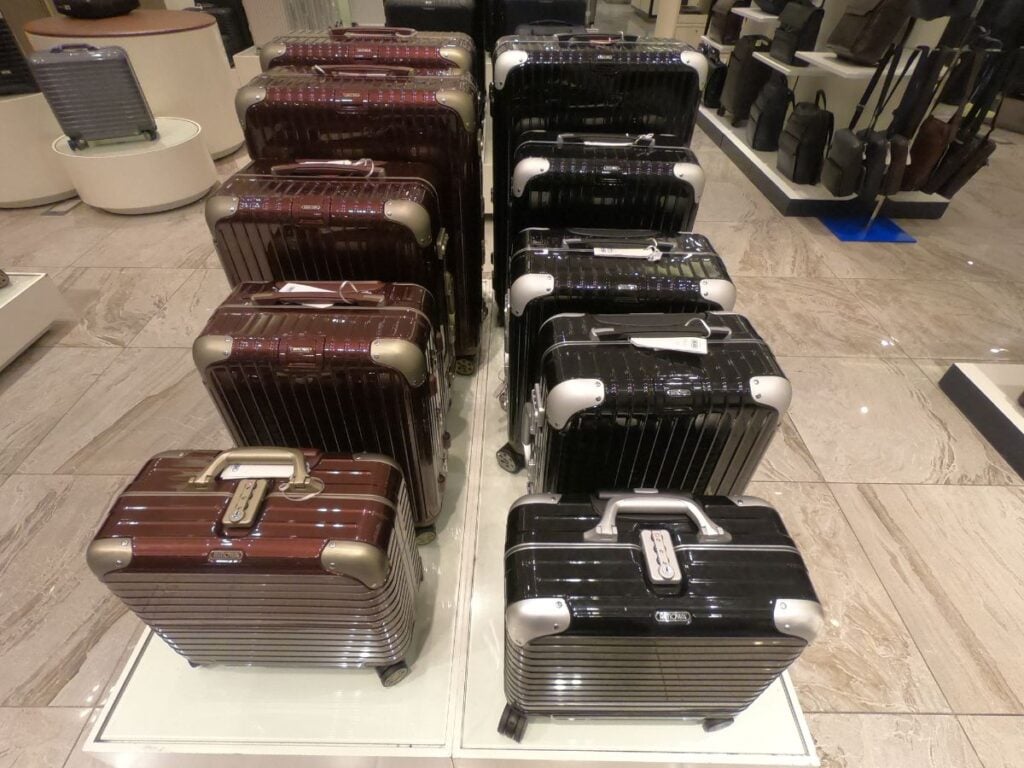 18 Luggage Similar to Rimowa JourneyJunket