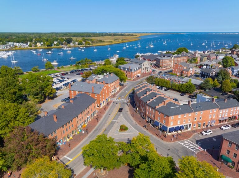 30 Top Towns in Massachusetts for Serious Antique Hunting in 2025