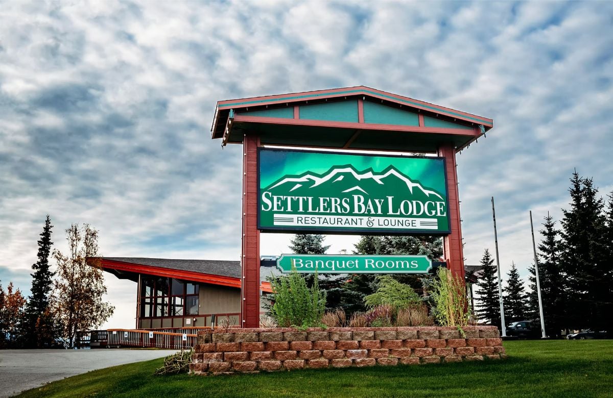Settlers Bay Lodge