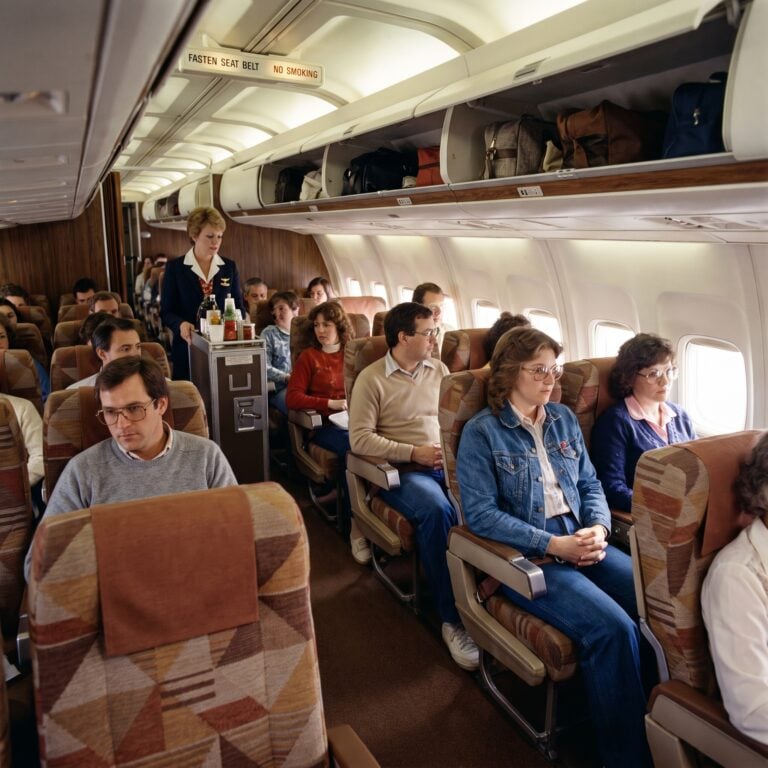 What Flying Coach Looked Like in 1985 vs. NOW — 32 Before & Afters Anyone Under 35 Won’t Believe