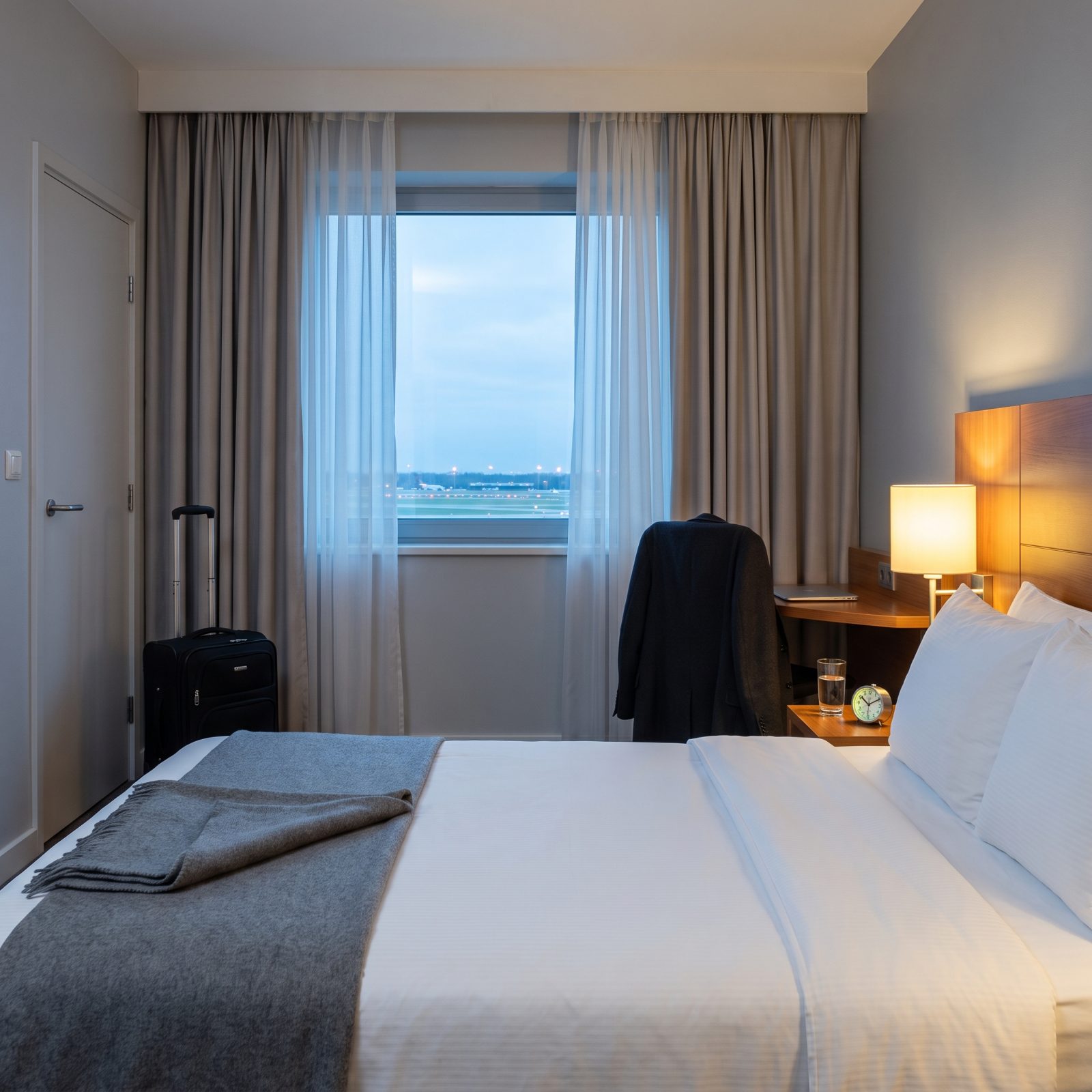 Book an Airport Hotel the Night Before a Dawn Departure