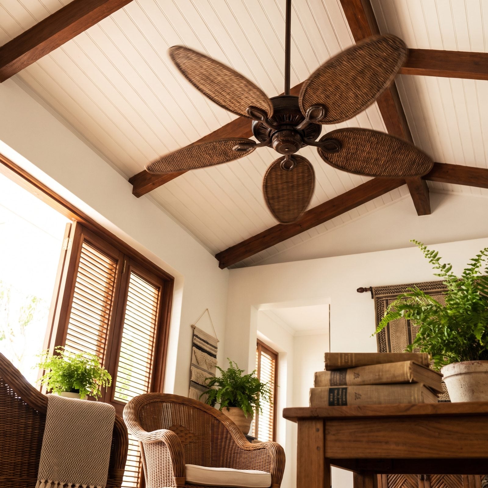Ceiling Fans That Set the Room to a Slow Rhythm
