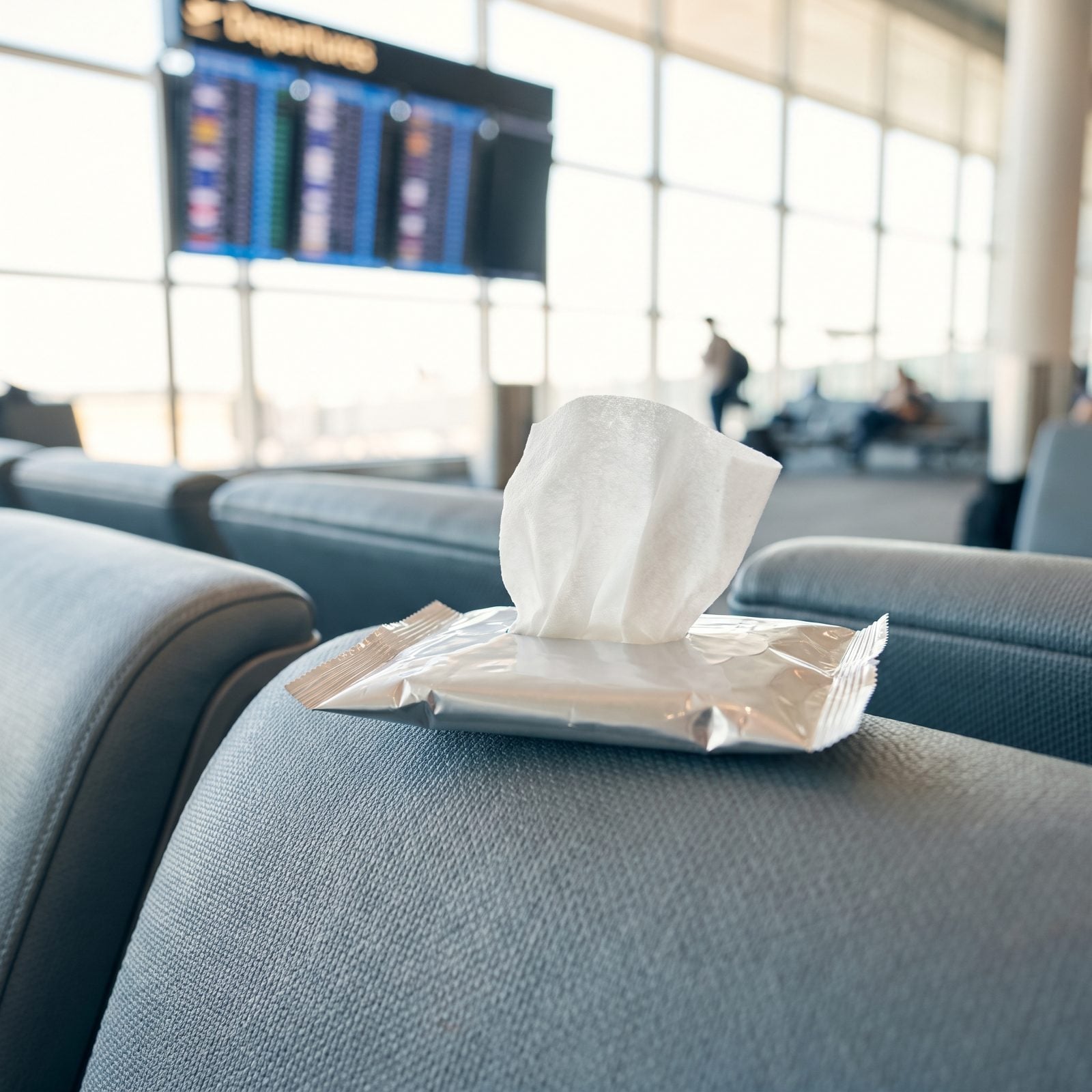 Deodorant Wipes for Tight Connections and Delays