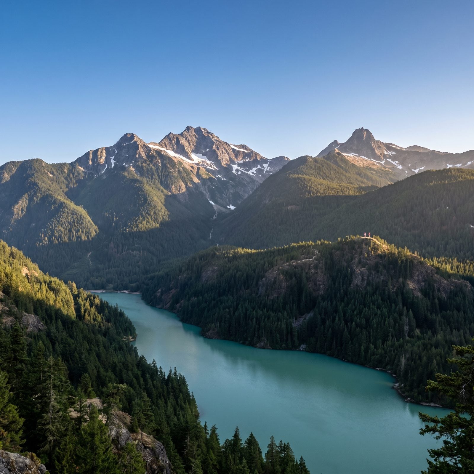 North Cascades National Park, Jagged Peaks and Brilliant Alpine Lakes