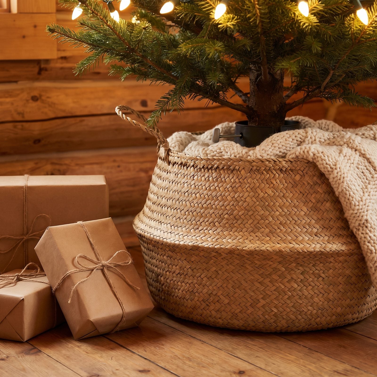 A Tree Basket That Hides the Plastic Stand
